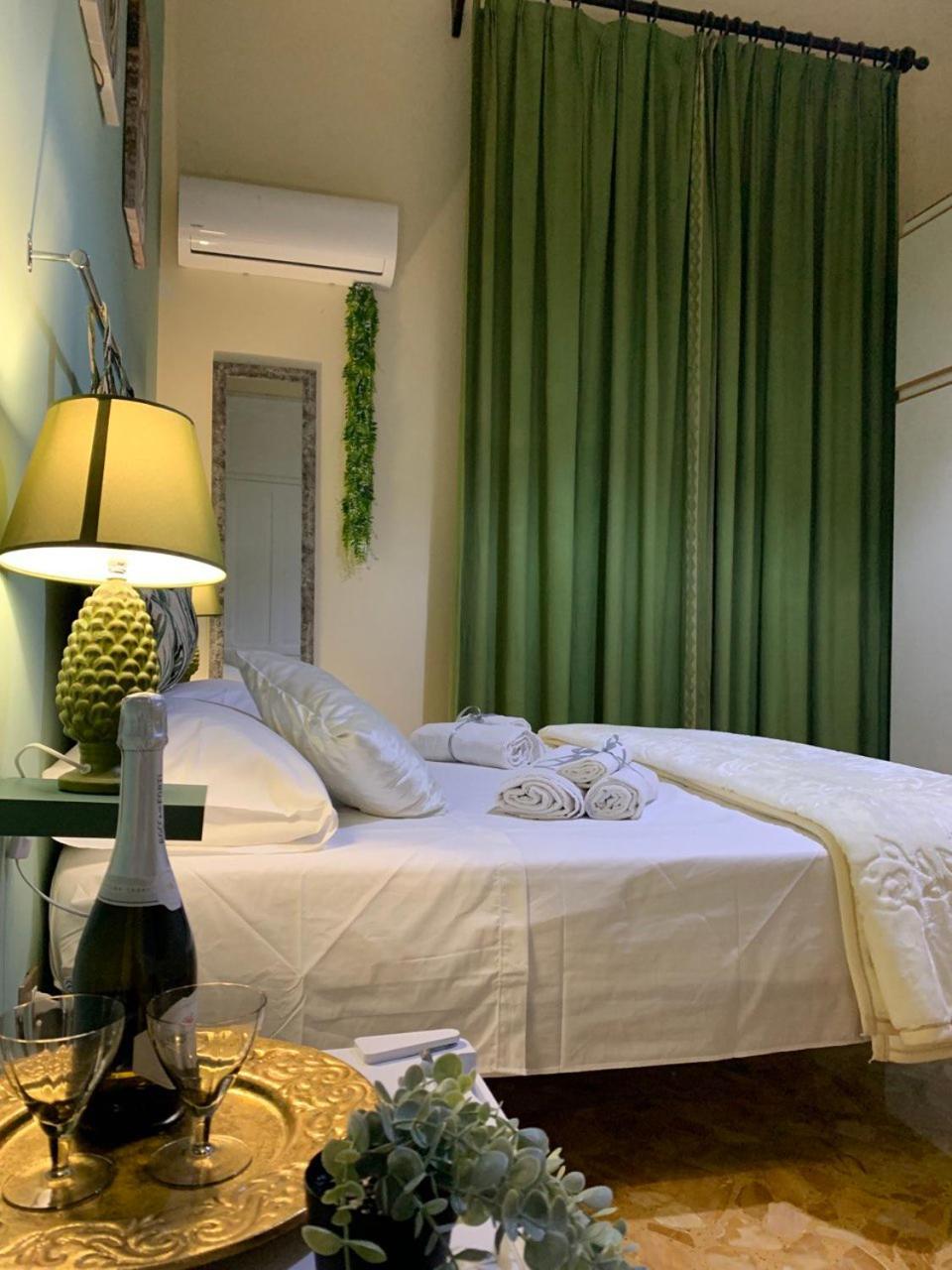 Alba E I Mori Bed & Breakfast ปาแลร์โม ภายนอก รูปภาพ